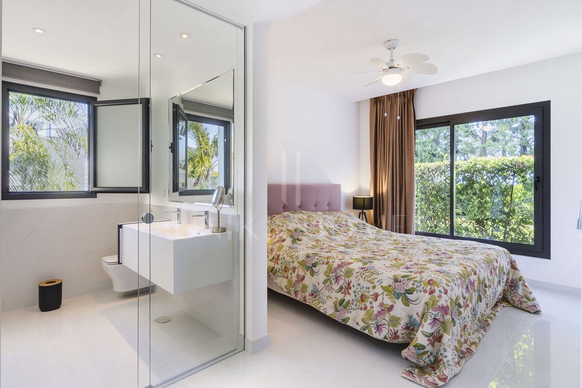 Apartment for sale in New Golden Mile, Estepona East