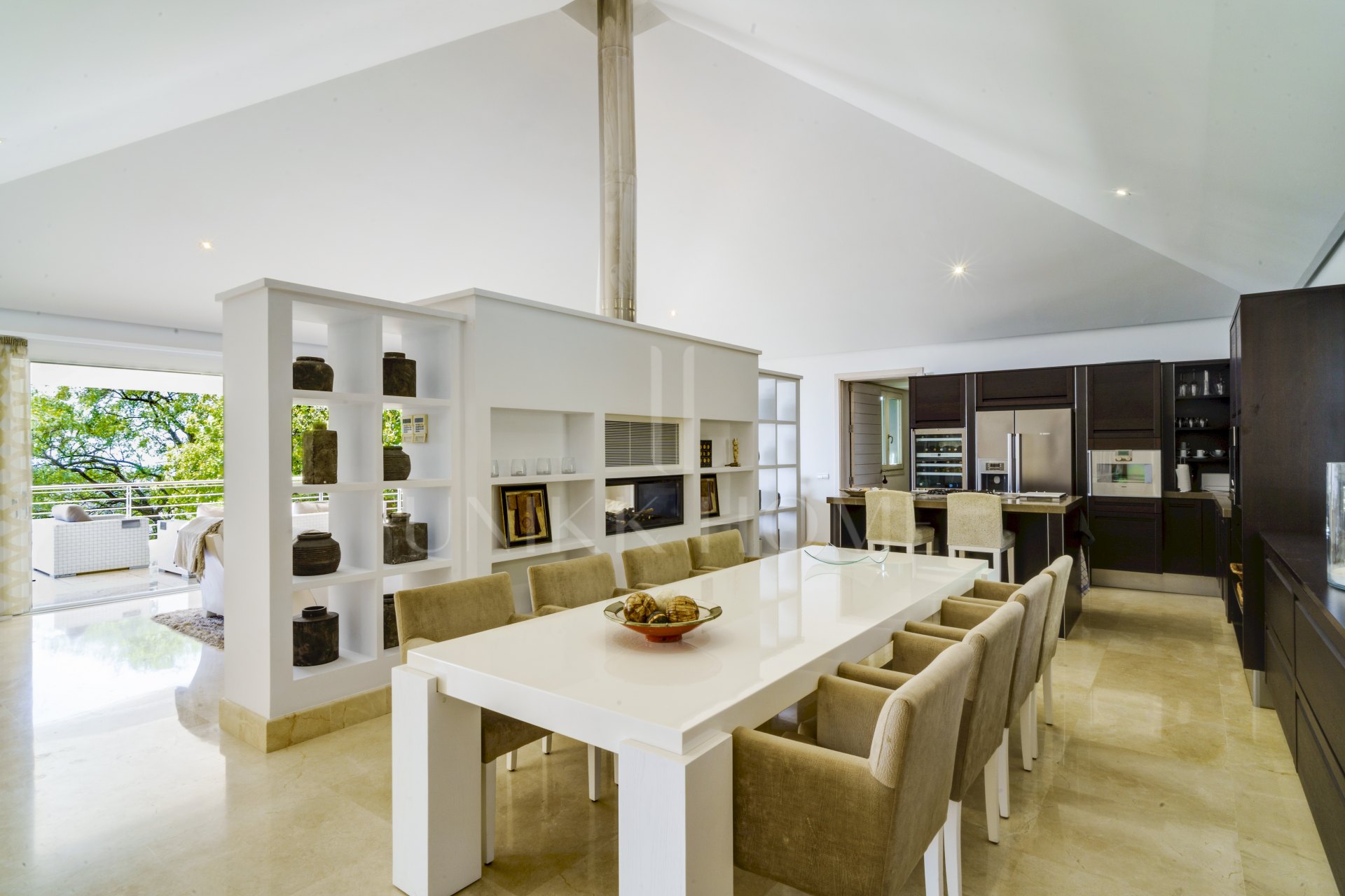 Villa en venta en El Madroñal, Benahavis