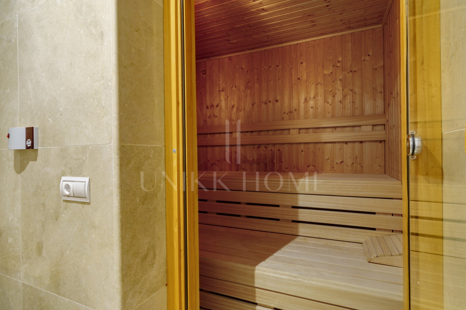 Villa en venta en El Madroñal, Benahavis