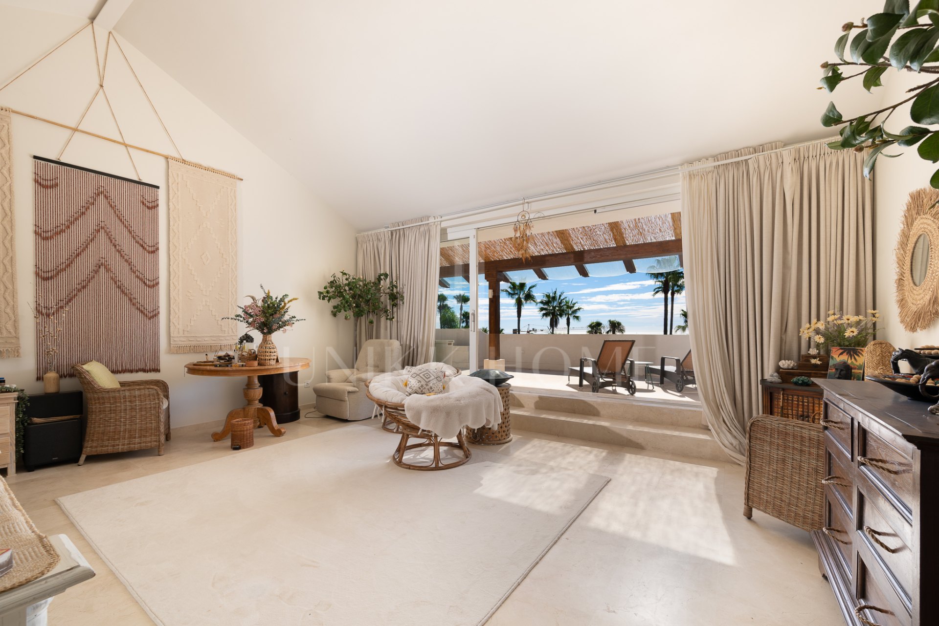 Exclusiva villa mediterránea de lujo en Sierra Blanca con vistas panorámicas al mar y a La Concha
