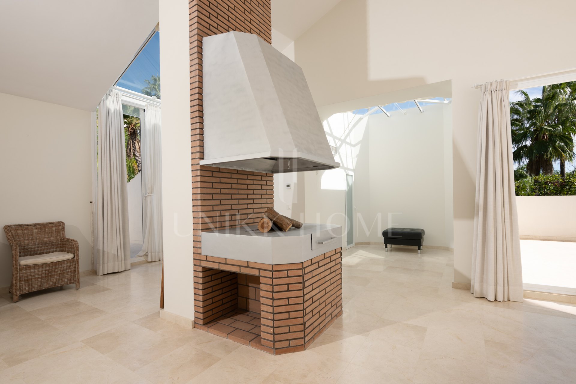 Exclusiva villa mediterránea de lujo en Sierra Blanca con vistas panorámicas al mar y a La Concha