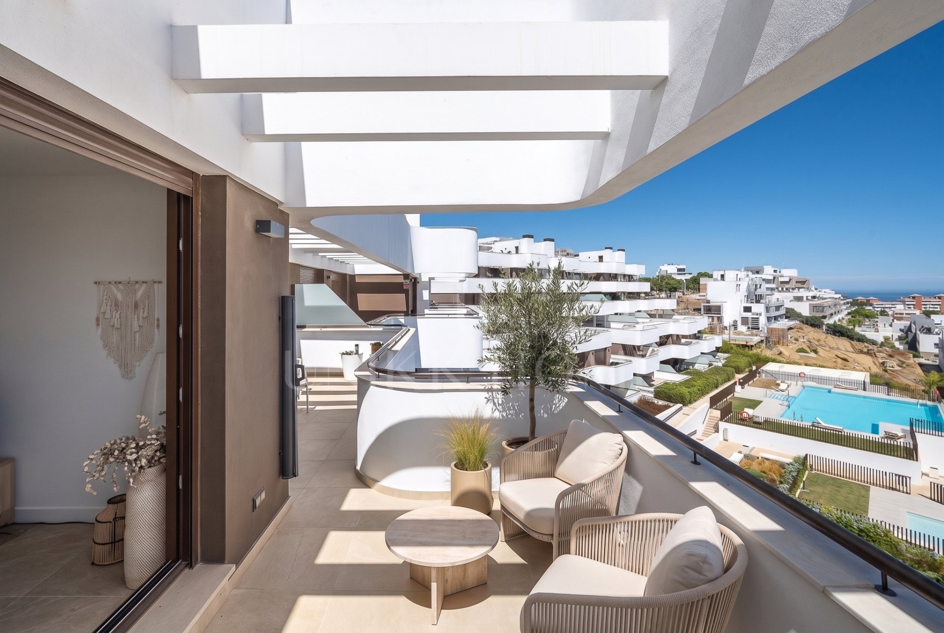 Stunning 3-Bedroom Duplex Penthouse with Sea Views and 117 m² of Terraces in Estepona