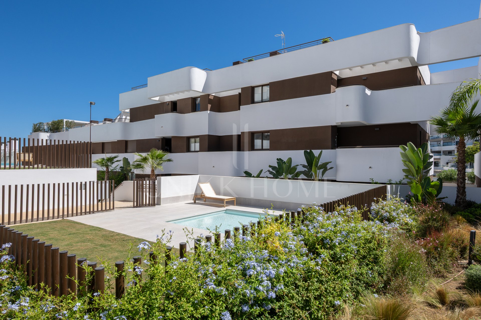 Stunning 3-Bedroom Duplex Penthouse with Sea Views and 117 m² of Terraces in Estepona