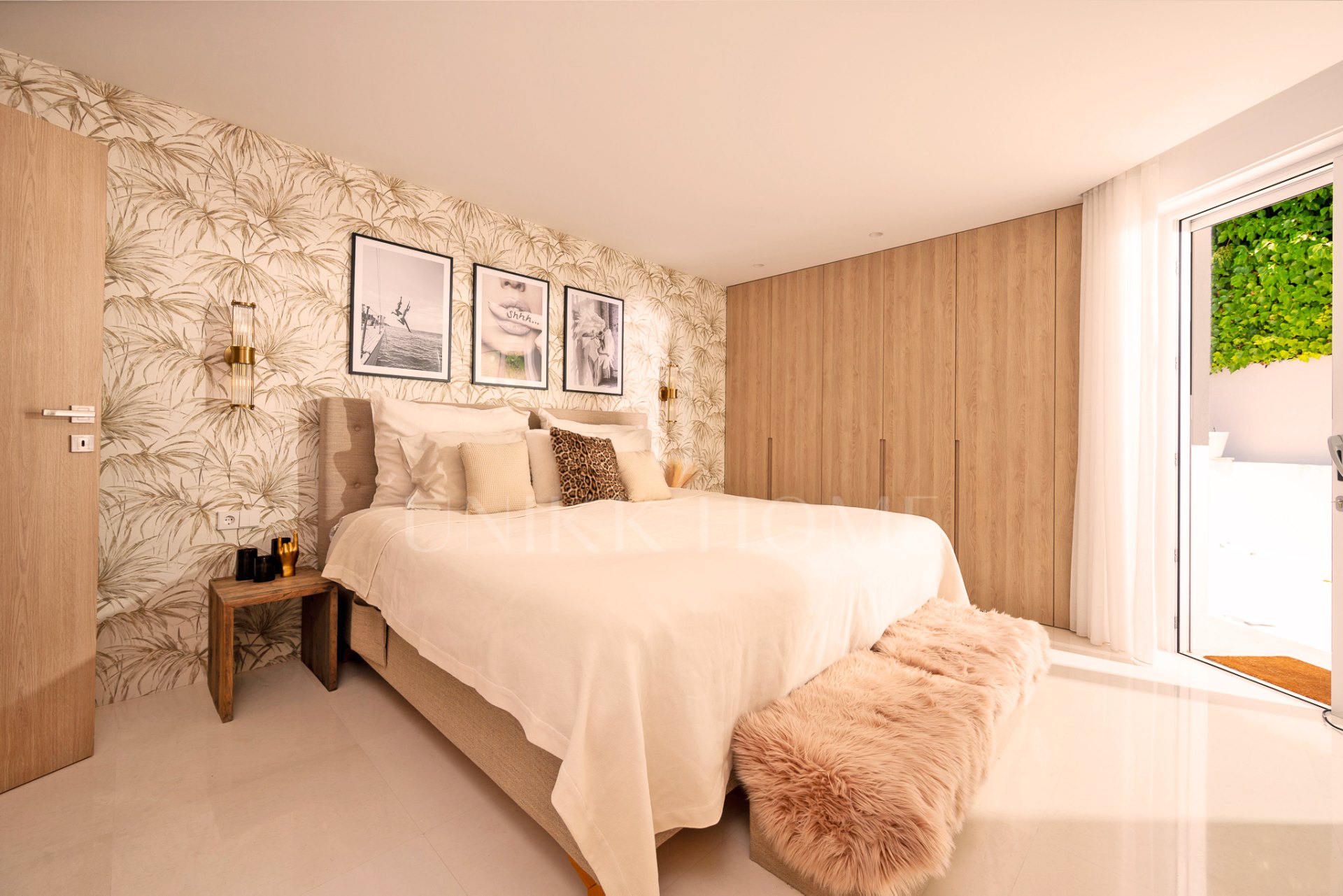 Villa de siete dormitorios con piscina privada y vistas panorámicas en Parcelas del Golf, Nueva Andalucía