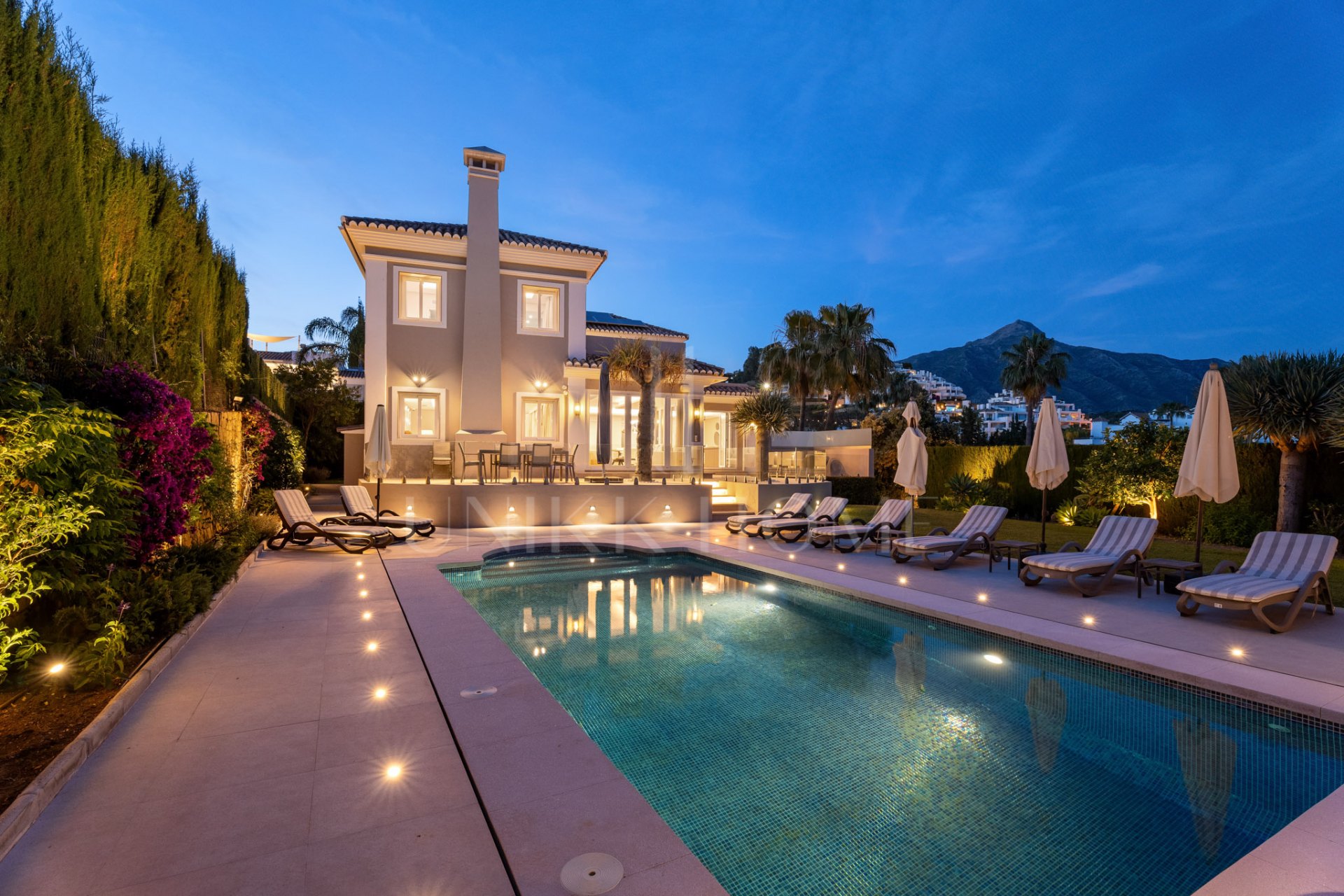 Exquisite Six-Bedroom Luxury Villa in the Golf Valley of Nueva Andalucia, Marbella