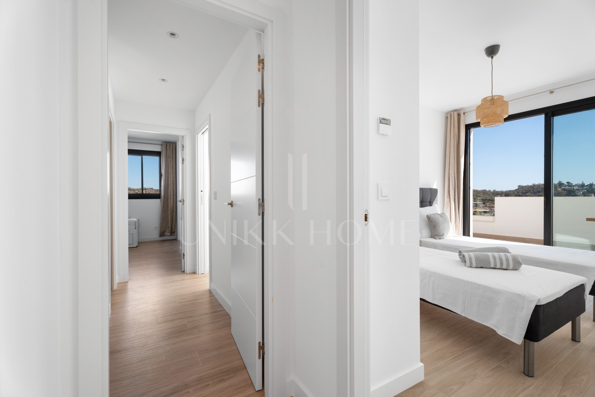 ELEGANT 4-BEDROOM HOME WITH EXPANSIVE TERRACE AND OPEN VIEWS IN LA CALA DE MIJAS