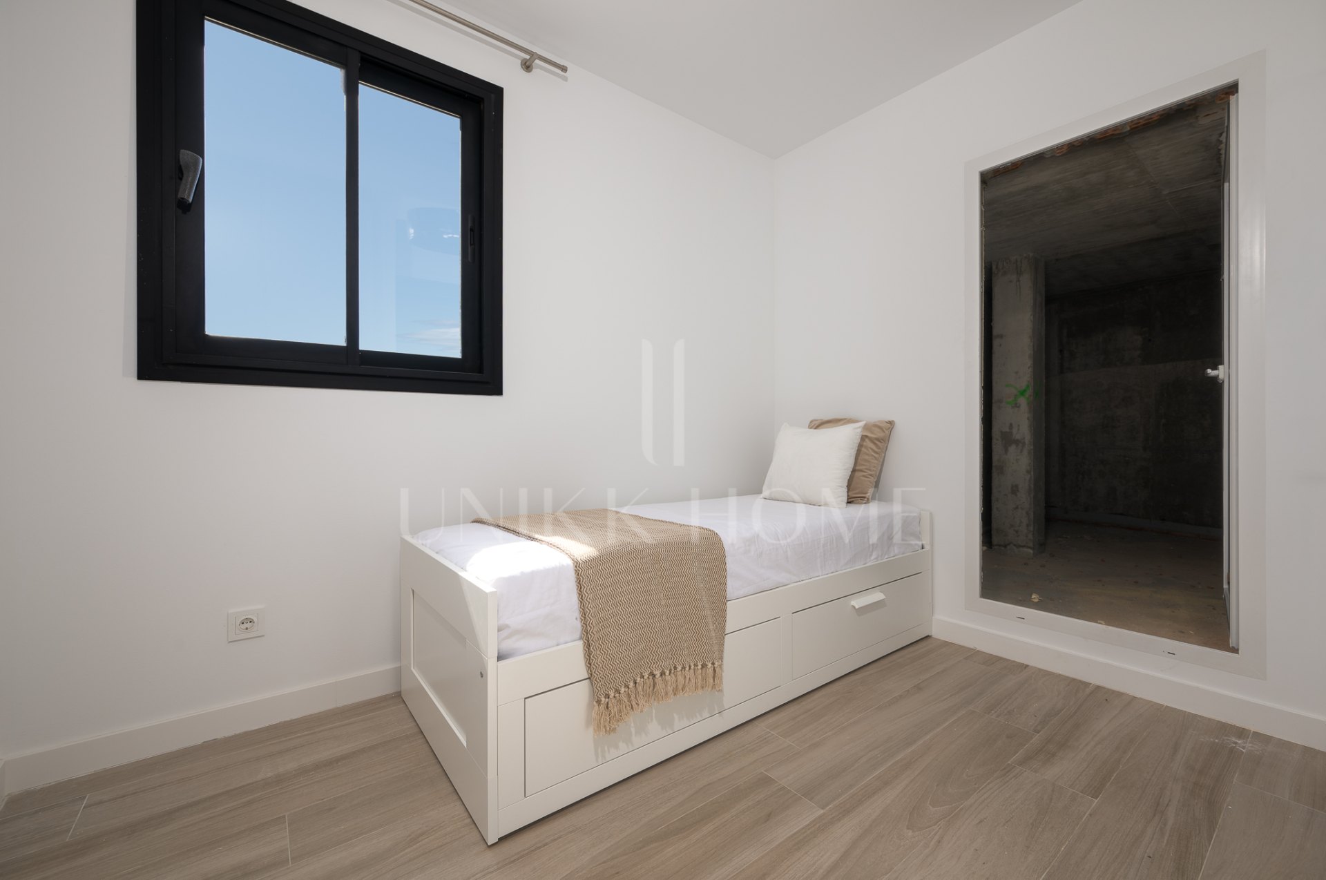 SPACIOUS 4-BEDROOM APARTMENT WITH 82 M² TERRACE, SEA & GOLF VIEWS IN LA CALA DE MIJAS