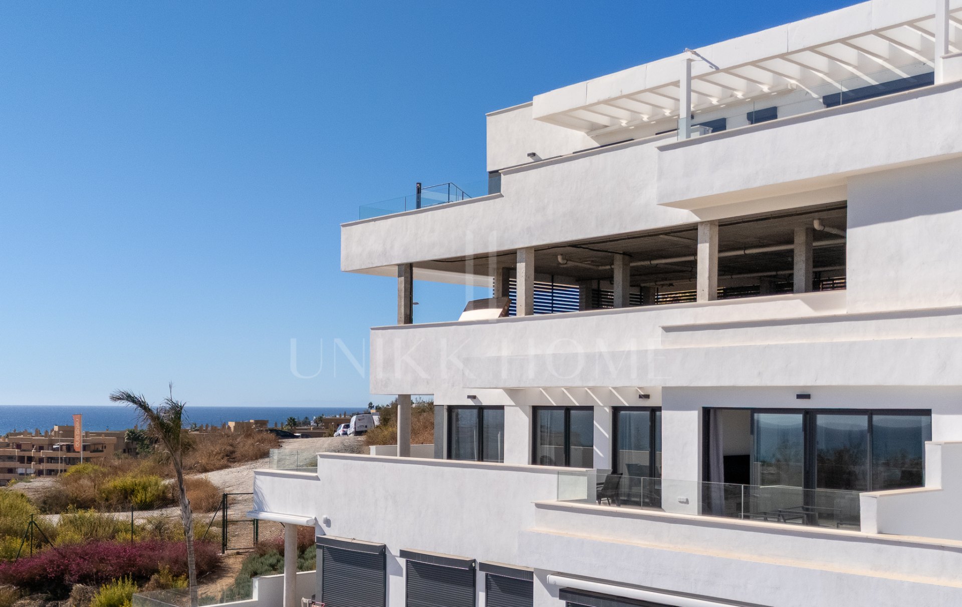 SPACIOUS 4-BEDROOM APARTMENT WITH 82 M² TERRACE, SEA & GOLF VIEWS IN LA CALA DE MIJAS