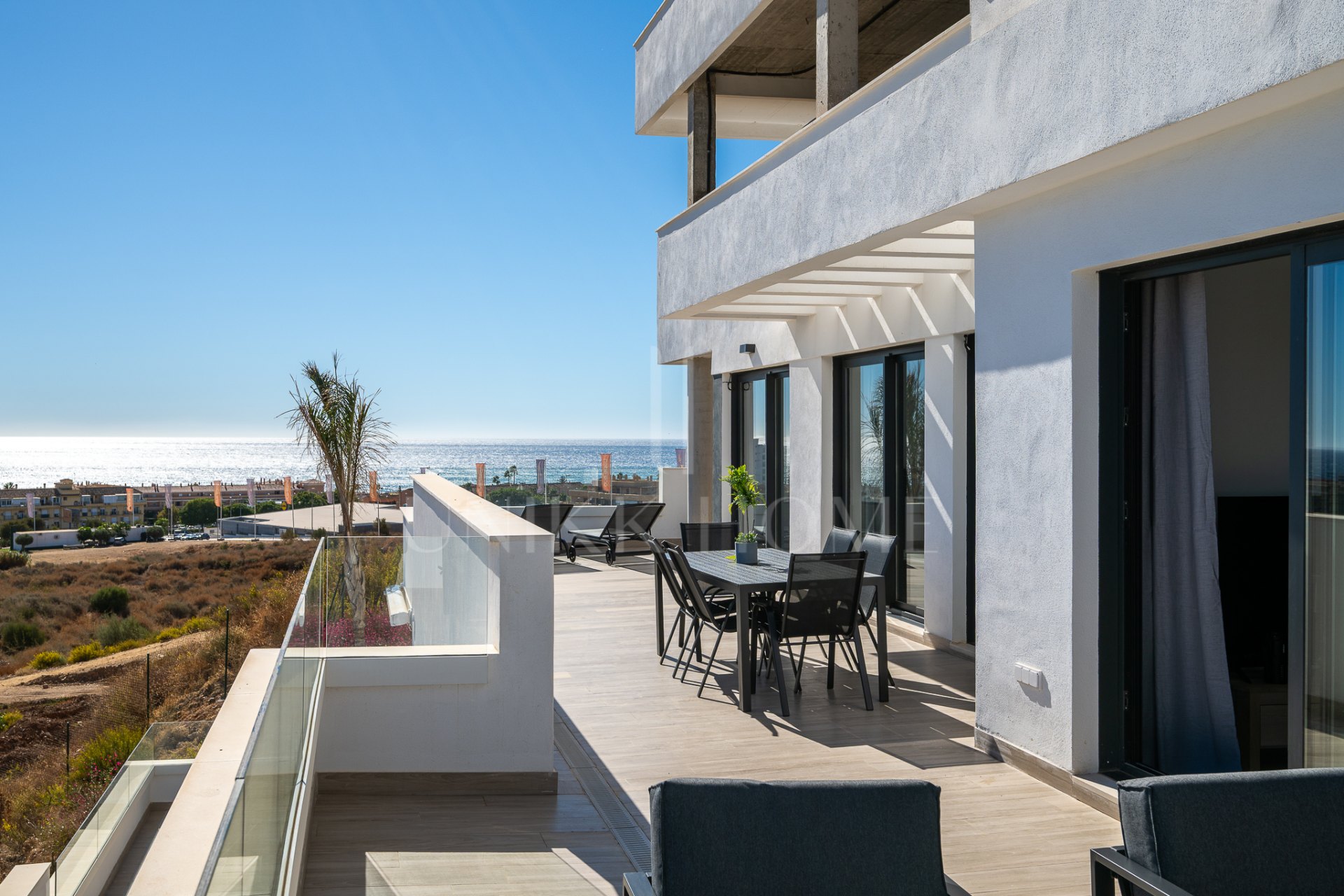 SPACIOUS 4-BEDROOM APARTMENT WITH 82 M² TERRACE, SEA & GOLF VIEWS IN LA CALA DE MIJAS