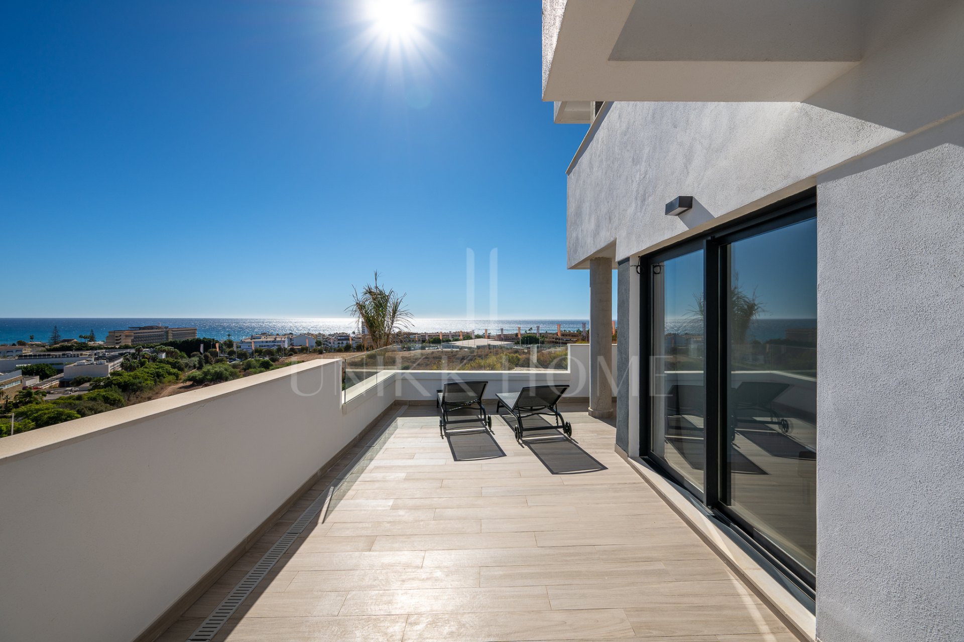 SPACIOUS 4-BEDROOM APARTMENT WITH 82 M² TERRACE, SEA & GOLF VIEWS IN LA CALA DE MIJAS