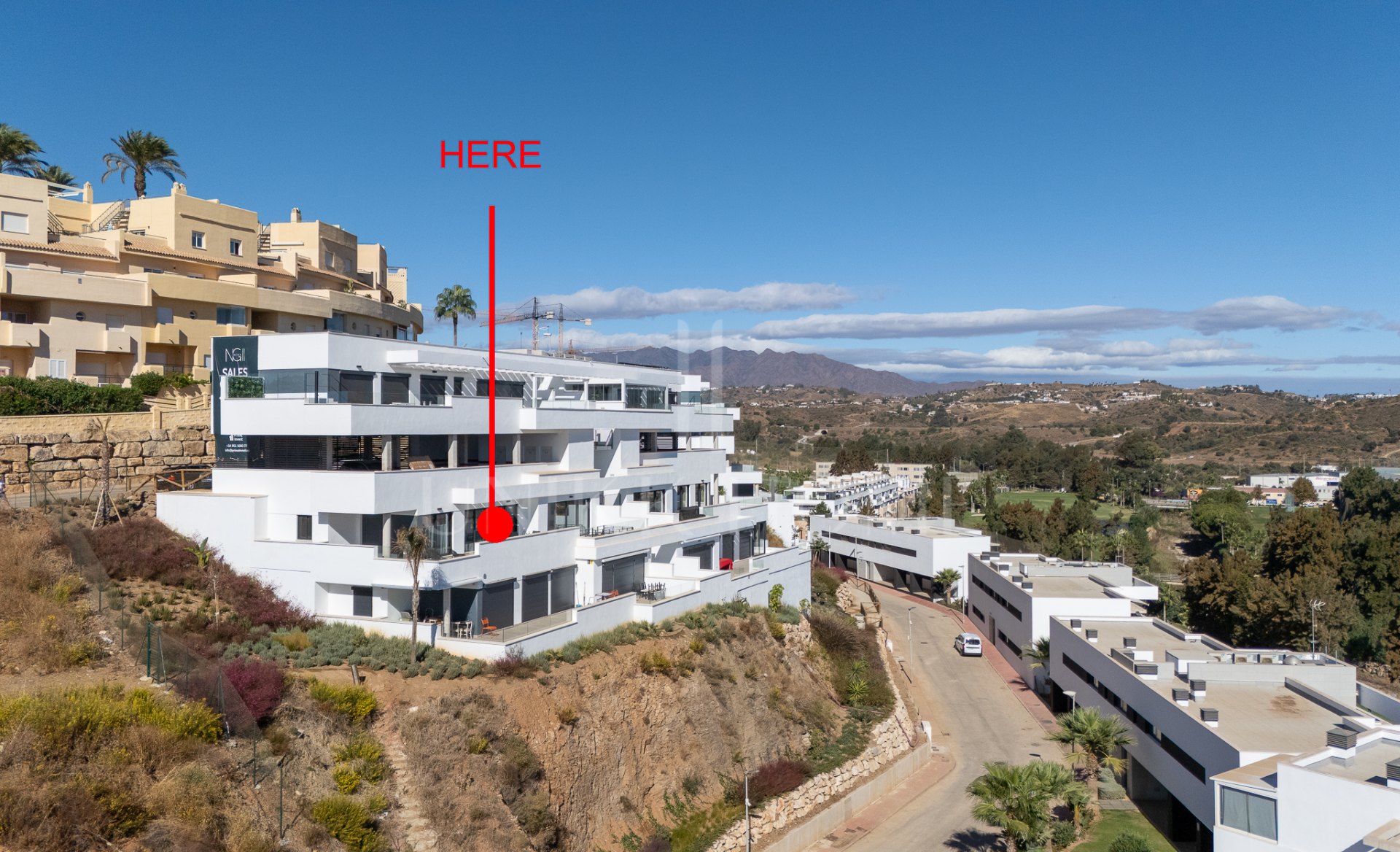 SPACIOUS 4-BEDROOM APARTMENT WITH 82 M² TERRACE, SEA & GOLF VIEWS IN LA CALA DE MIJAS