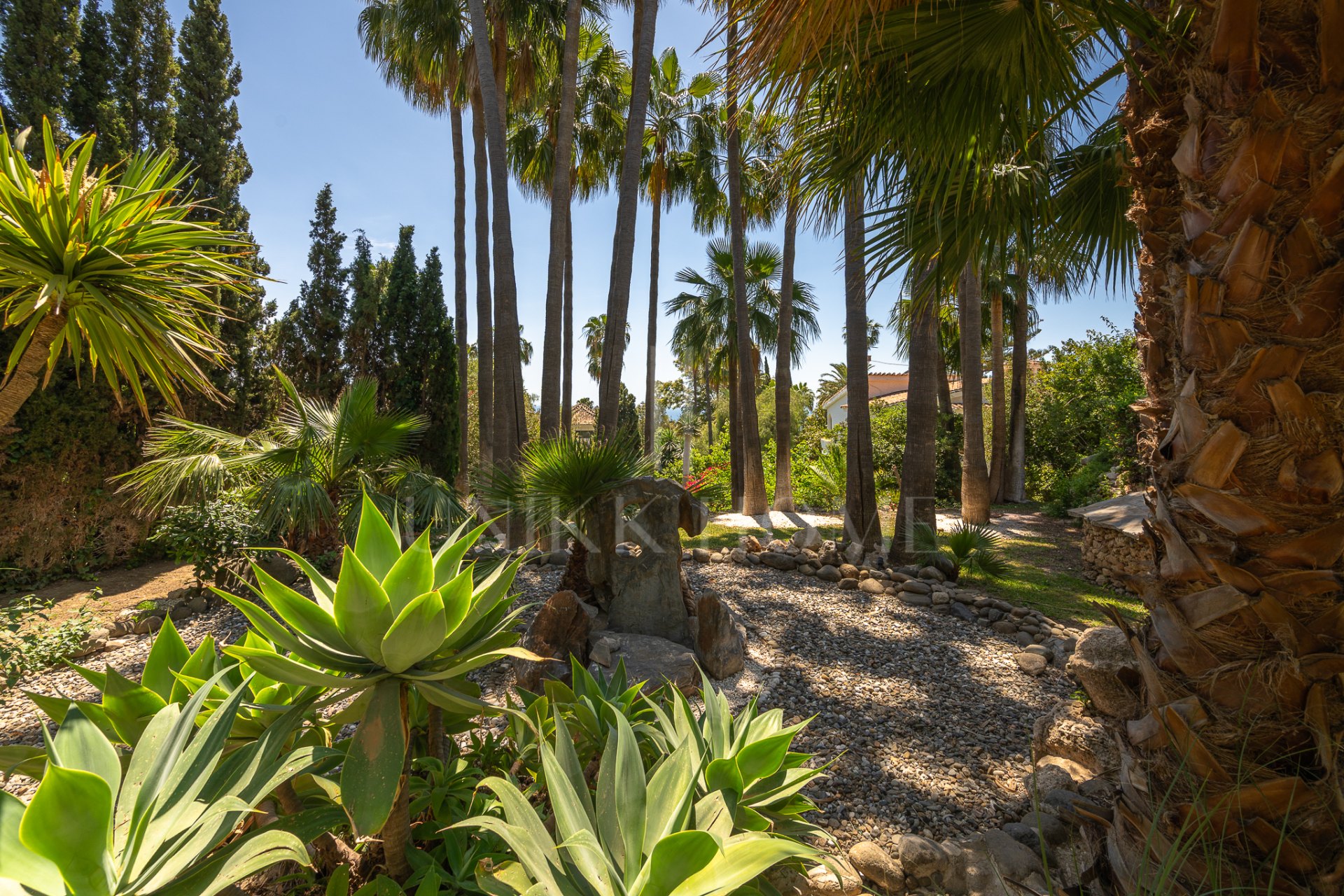 Elegante Villa Mediterránea en la Prestigiosa Hacienda Las Chapas, Marbella, con Licencia Turística en Vigor