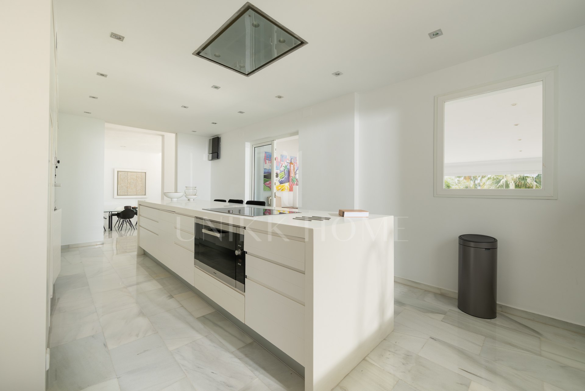 Elegante Villa Mediterránea en la Prestigiosa Hacienda Las Chapas, Marbella, con Licencia Turística en Vigor