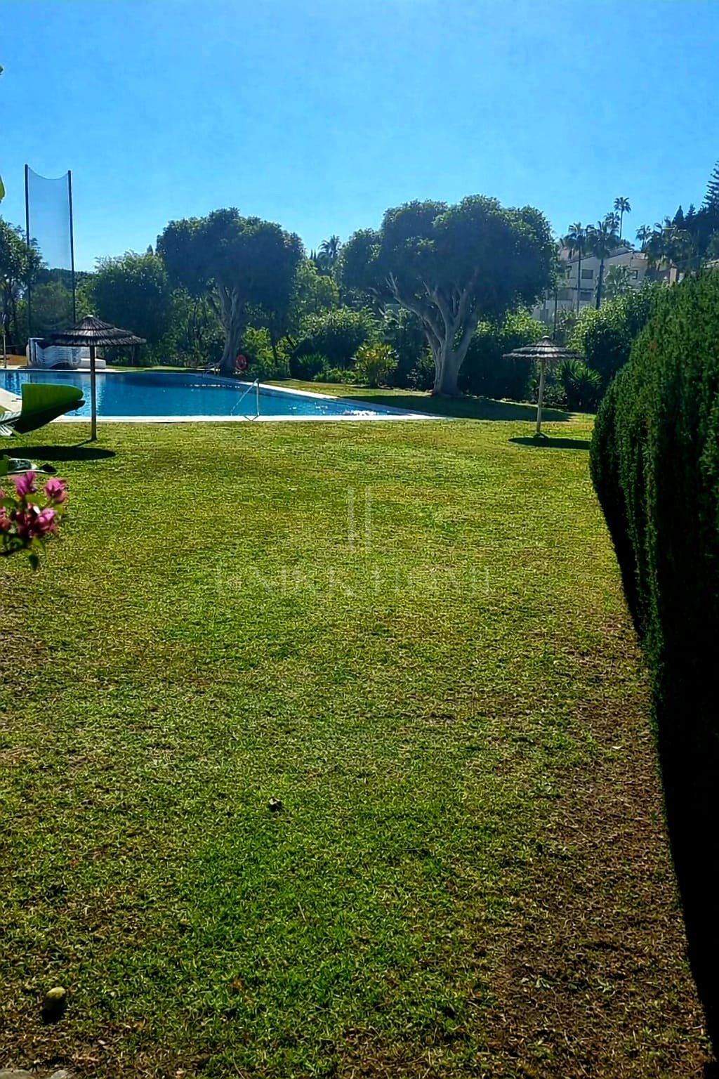 Fully renovated 2-bedroom apartment in Los Balcones de la Quinta, Benahavís