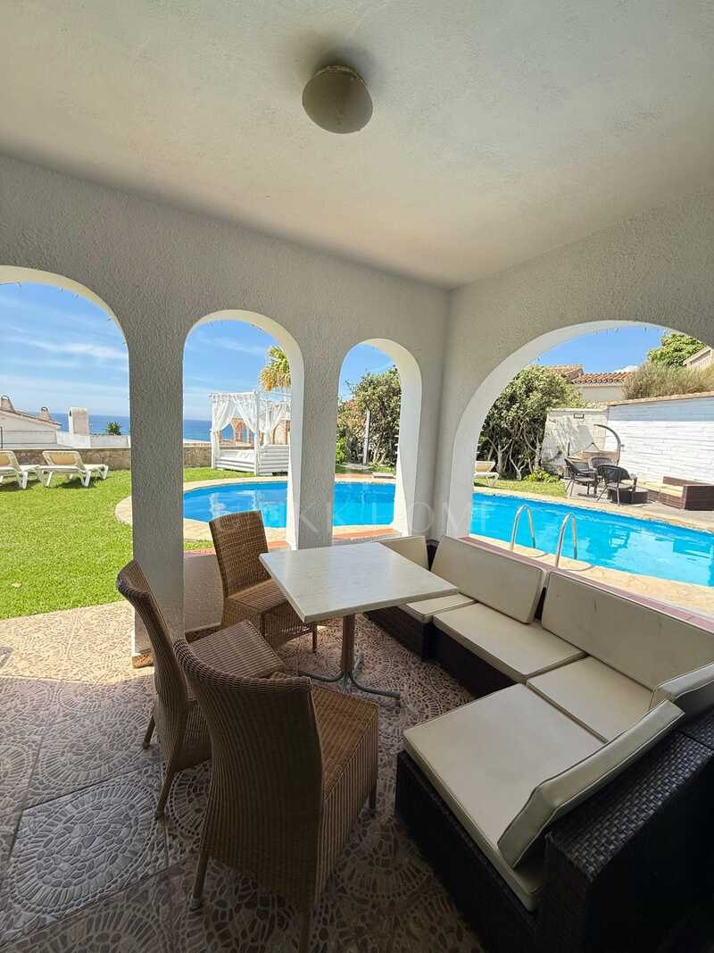 Villa en venta en Benalmadena