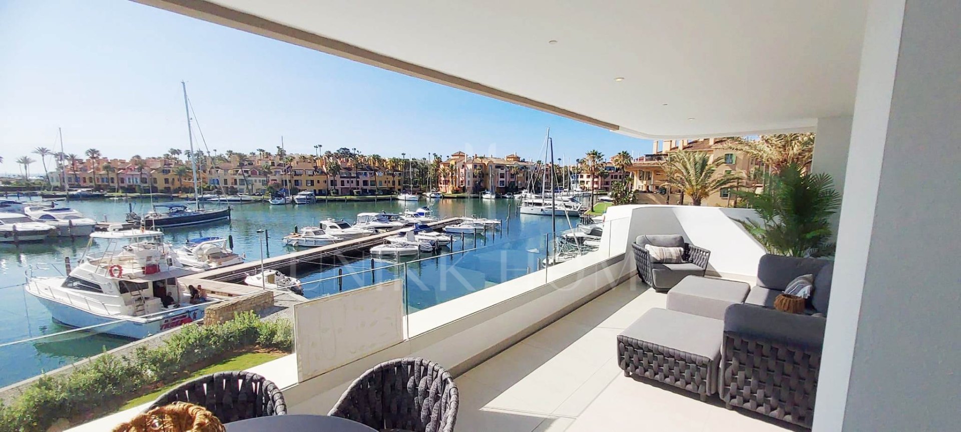 Spectacular apartment in Pier 1, Sotogrande marina