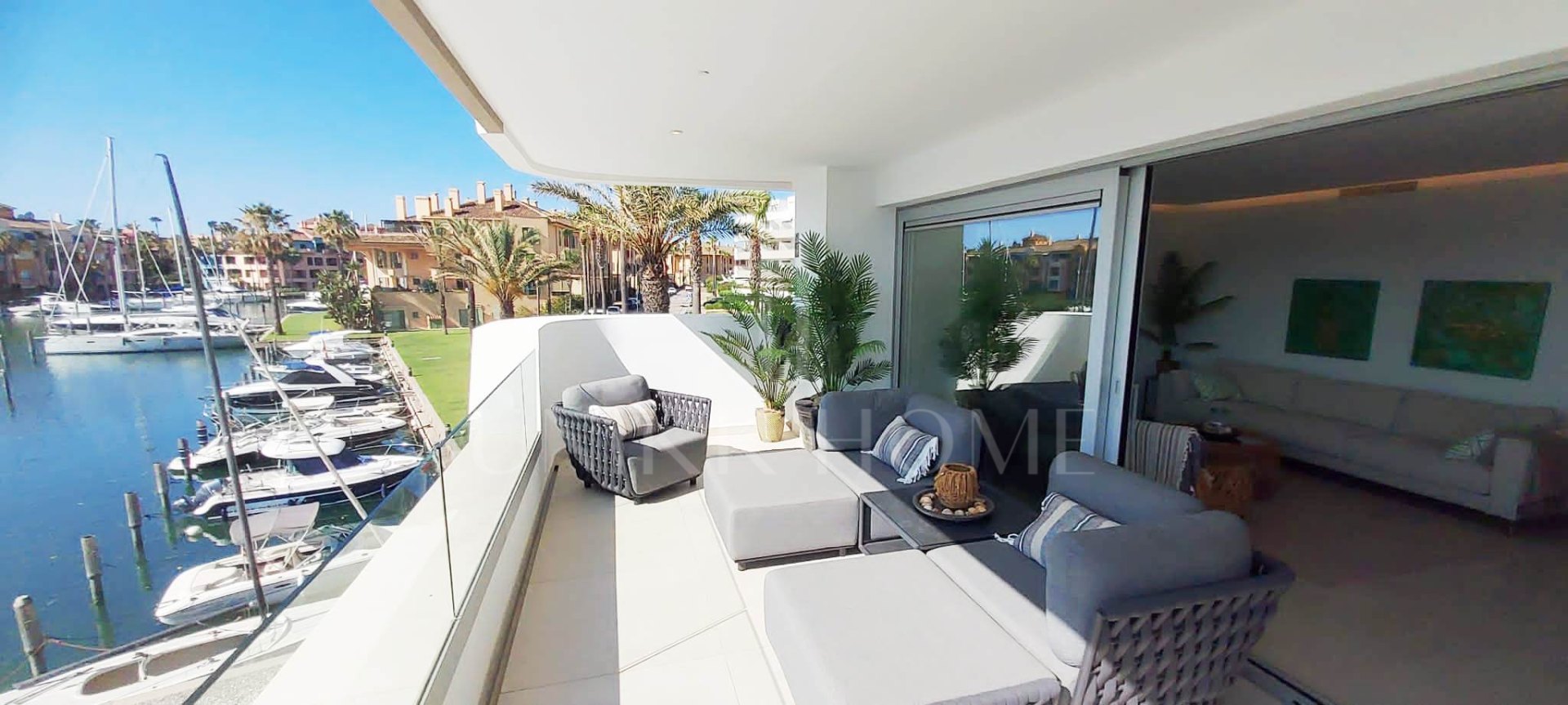 Spectacular apartment in Pier 1, Sotogrande marina