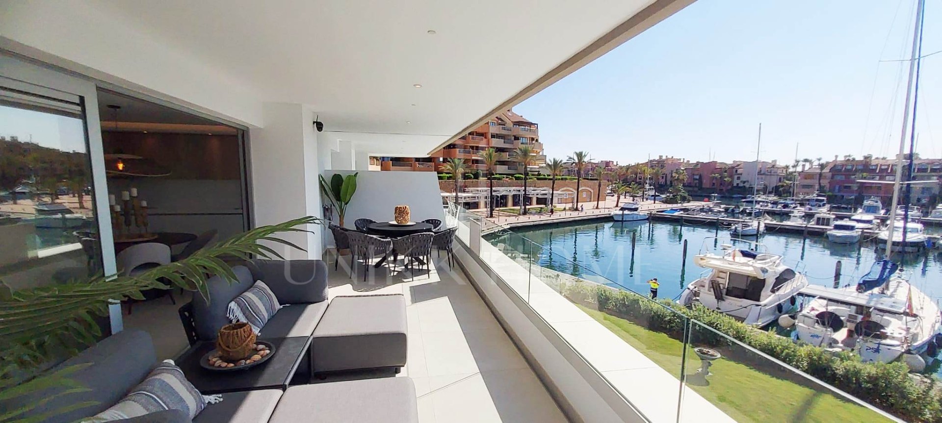 Spectacular apartment in Pier 1, Sotogrande marina