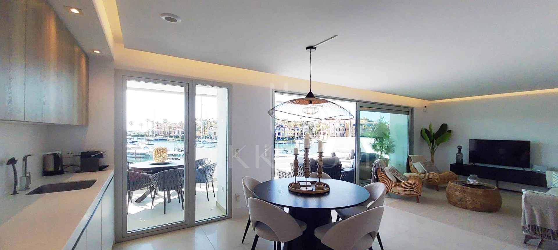 Spectacular apartment in Pier 1, Sotogrande marina