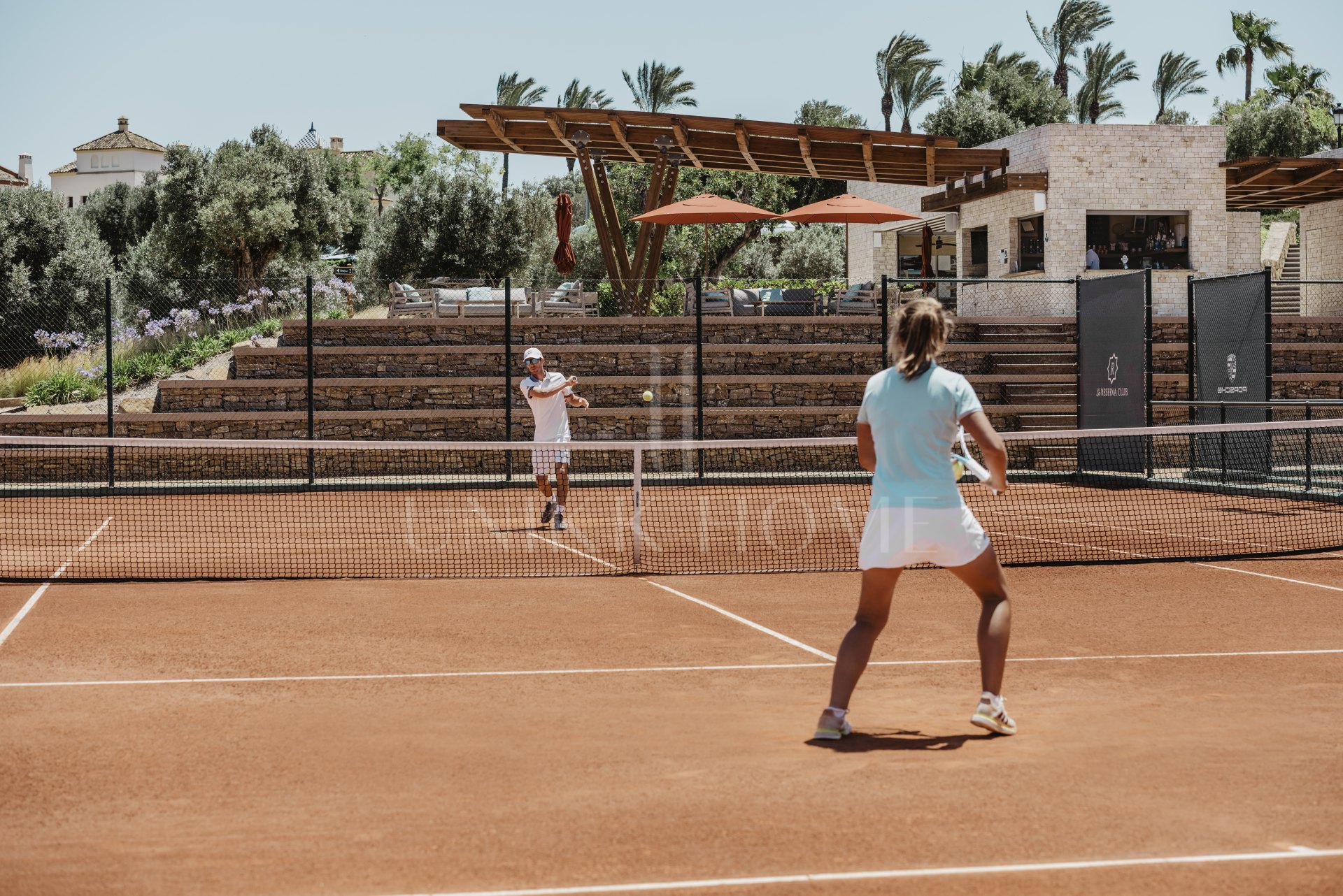 Nice townhouse in San Roque club.