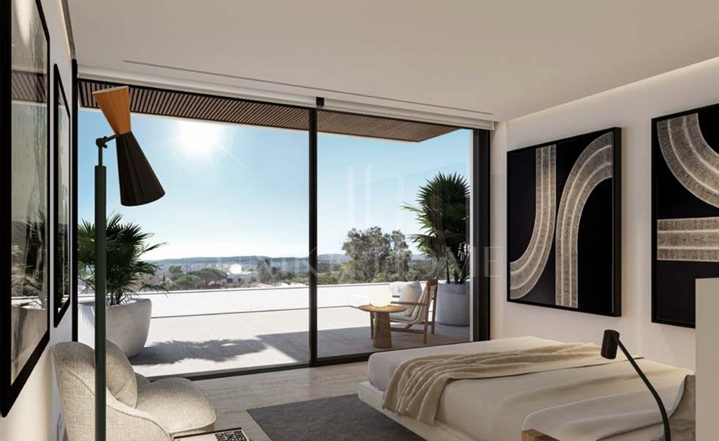VILLA CON VISTAS AL MAR EN LA RESERVA DE SOTOGRANDE