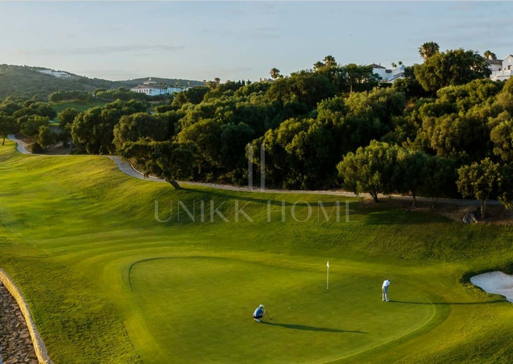 VILLA CON VISTAS AL MAR EN LA RESERVA DE SOTOGRANDE