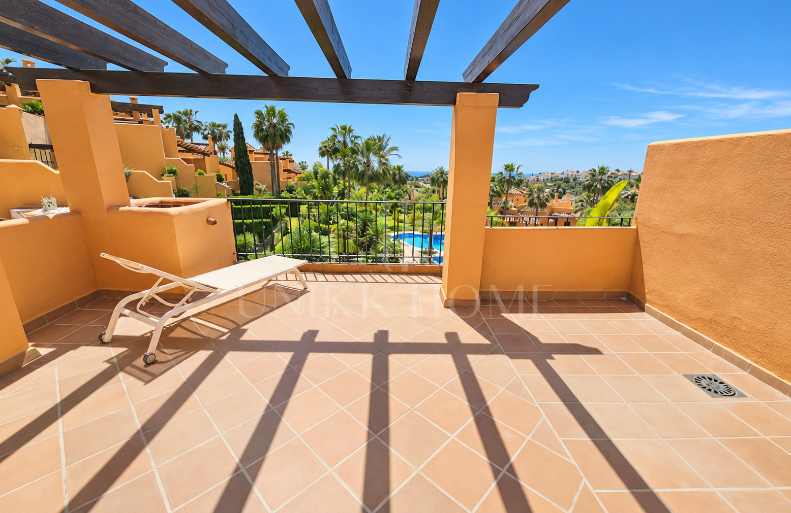Semi Detached House for sale in Paraíso Bellevue, Benahavis