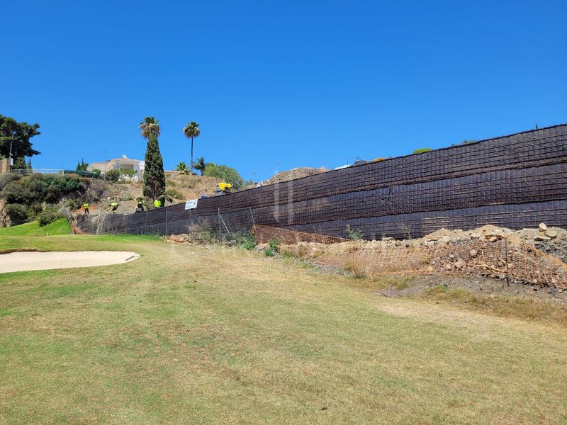 Parcela en venta en La Alqueria, Benahavis