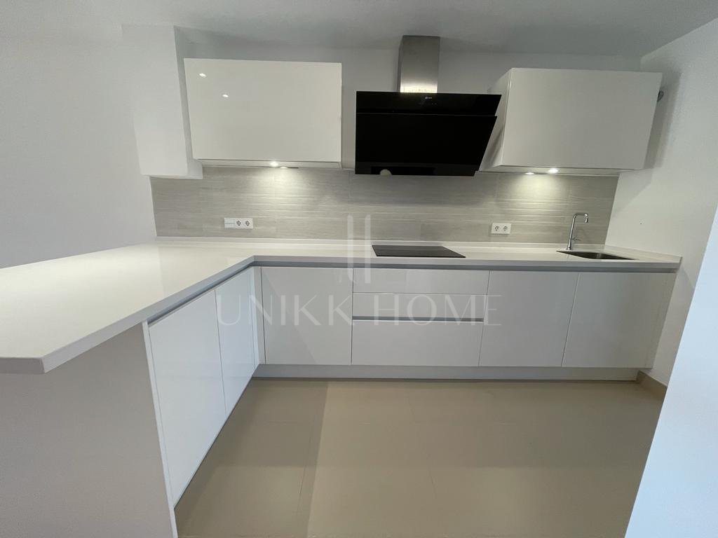 Adosado en venta en Paraíso Bellevue, Benahavis