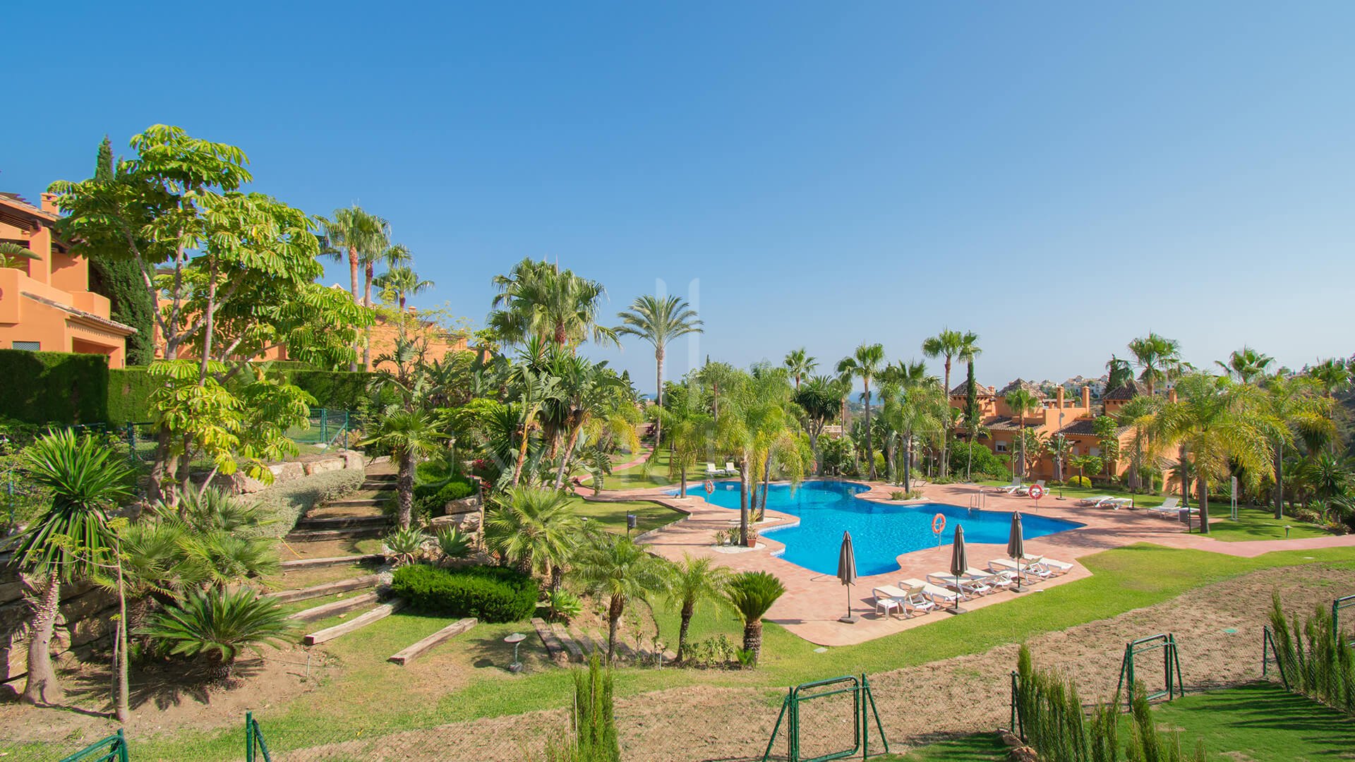 Adosado en venta en Paraíso Bellevue, Benahavis