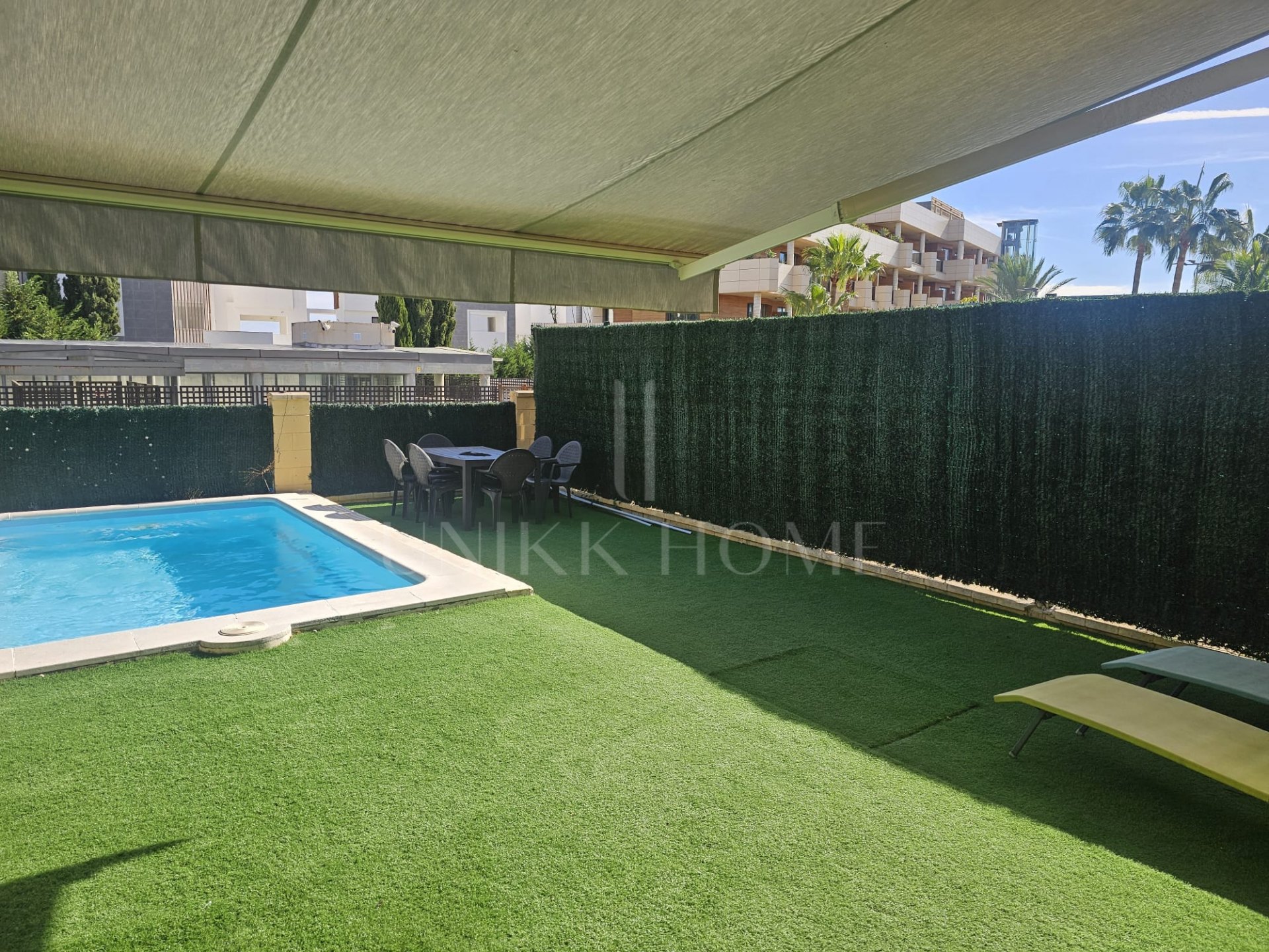 Adosado totalmente renovado con potencial de expansión en Riviera Beach, Cancelada