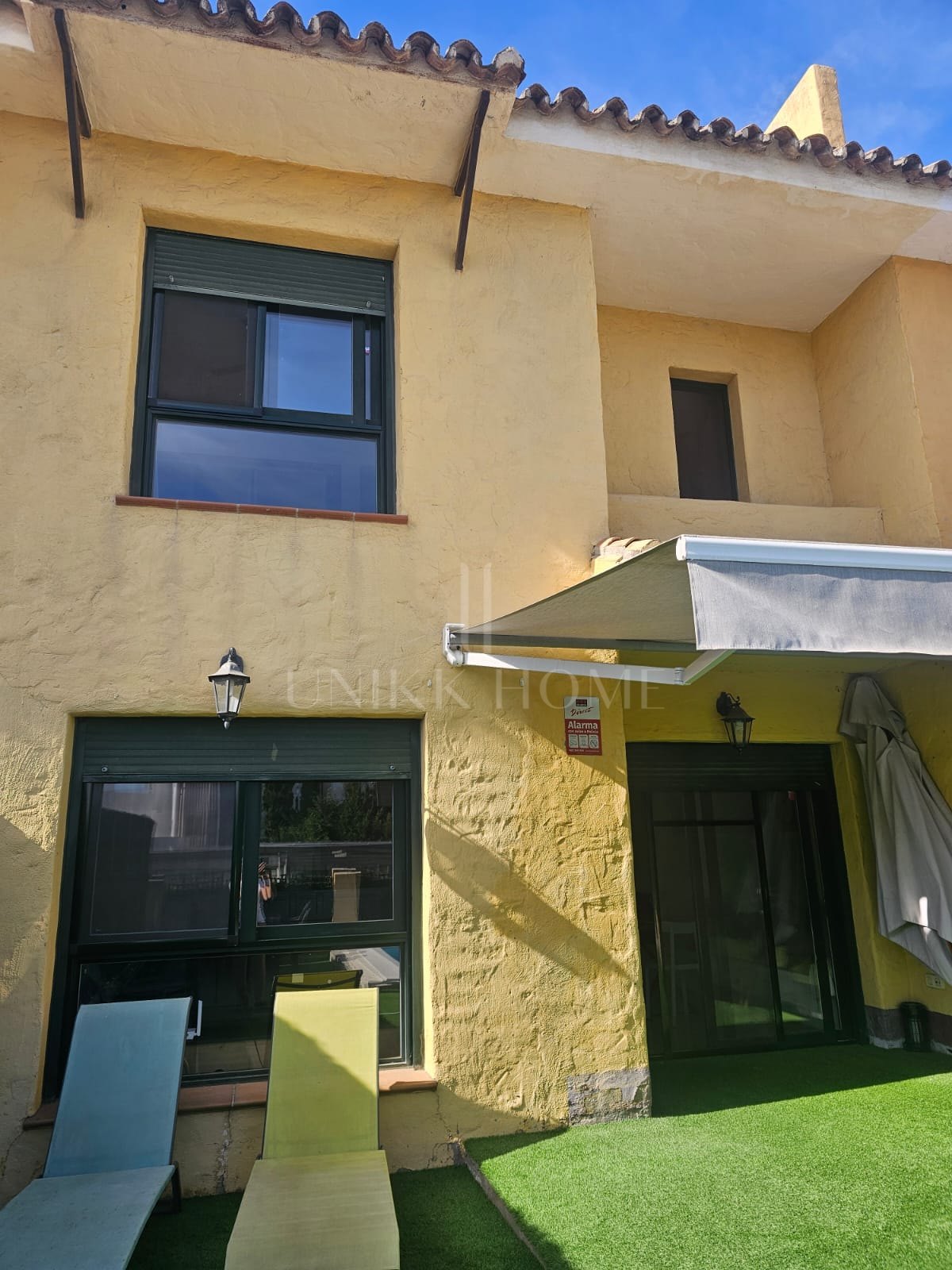 Adosado totalmente renovado con potencial de expansión en Riviera Beach, Cancelada