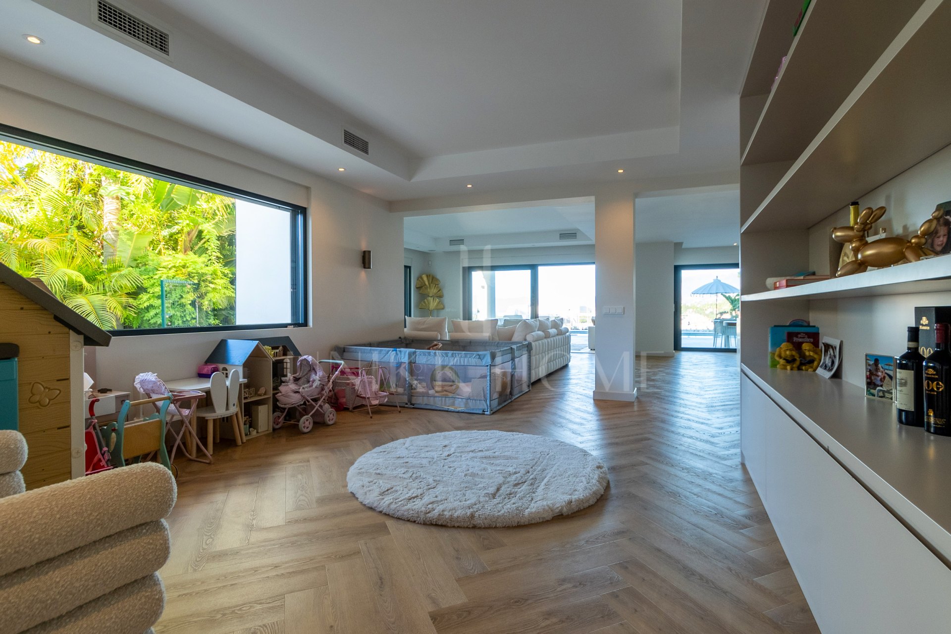 Villa for sale in Artola, Marbella