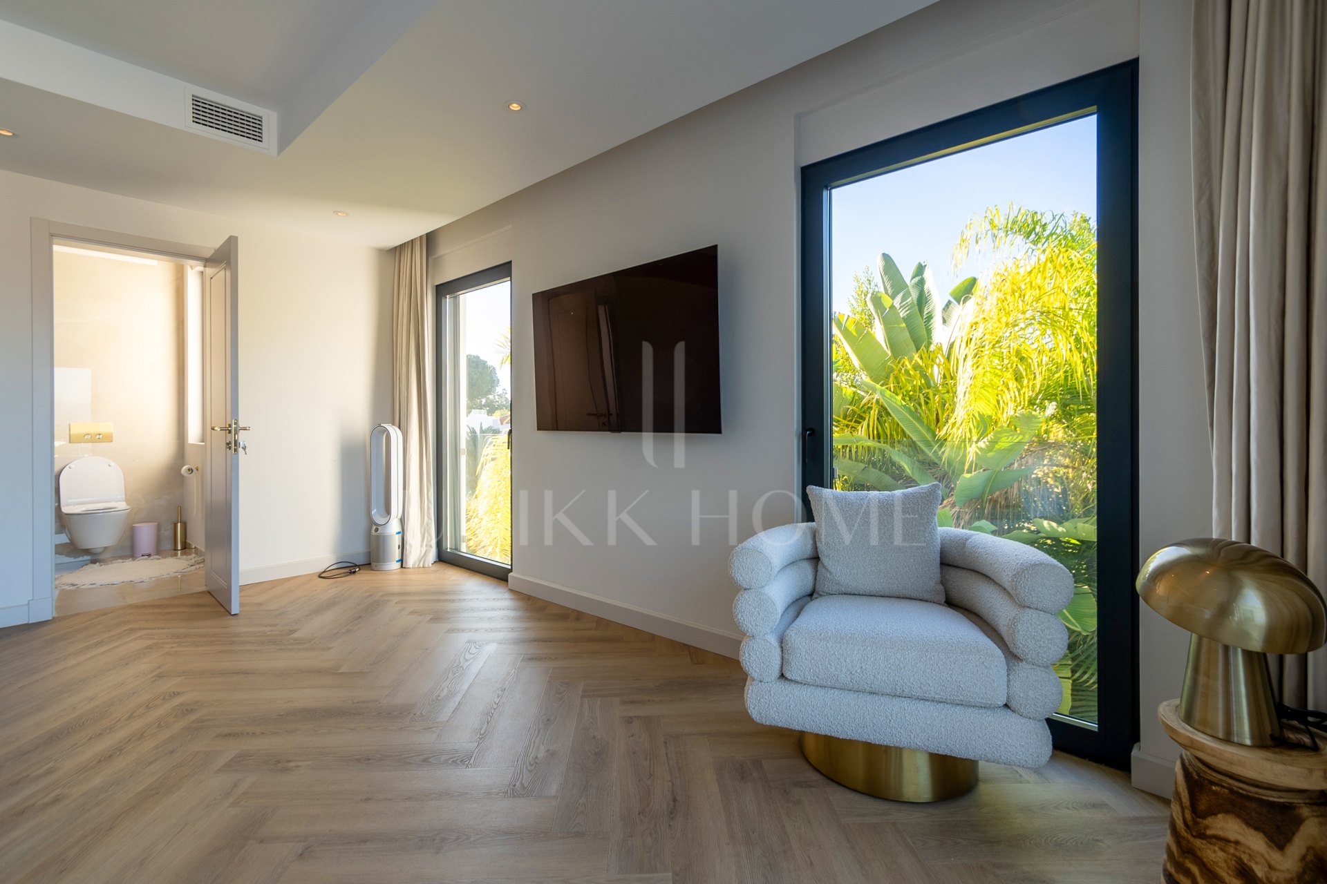 Villa for sale in Artola, Marbella