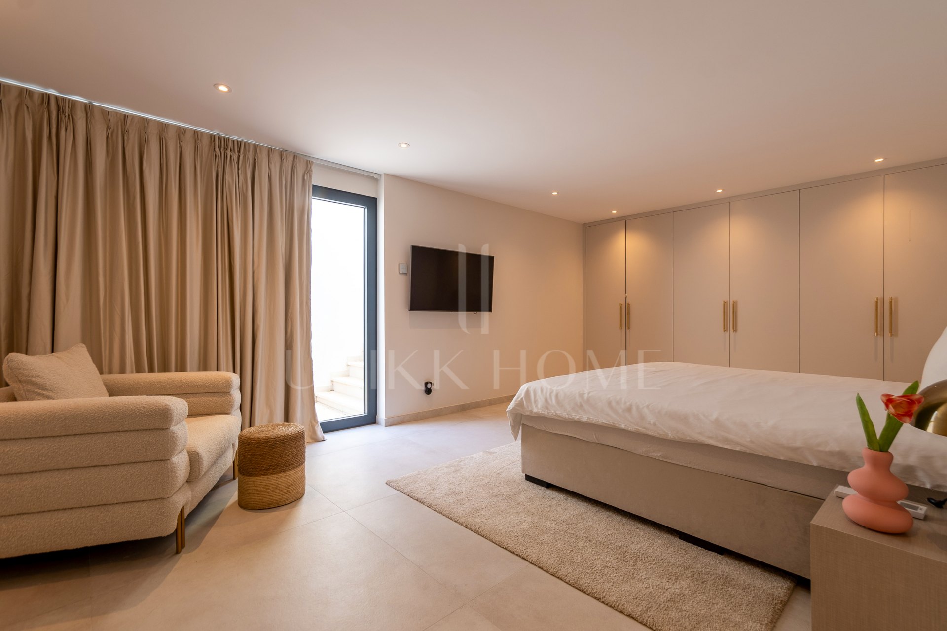 Villa for sale in Artola, Marbella