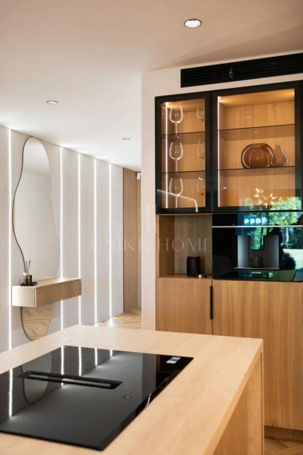 Sophisticated Ground-Floor Residence in Magna Marbella