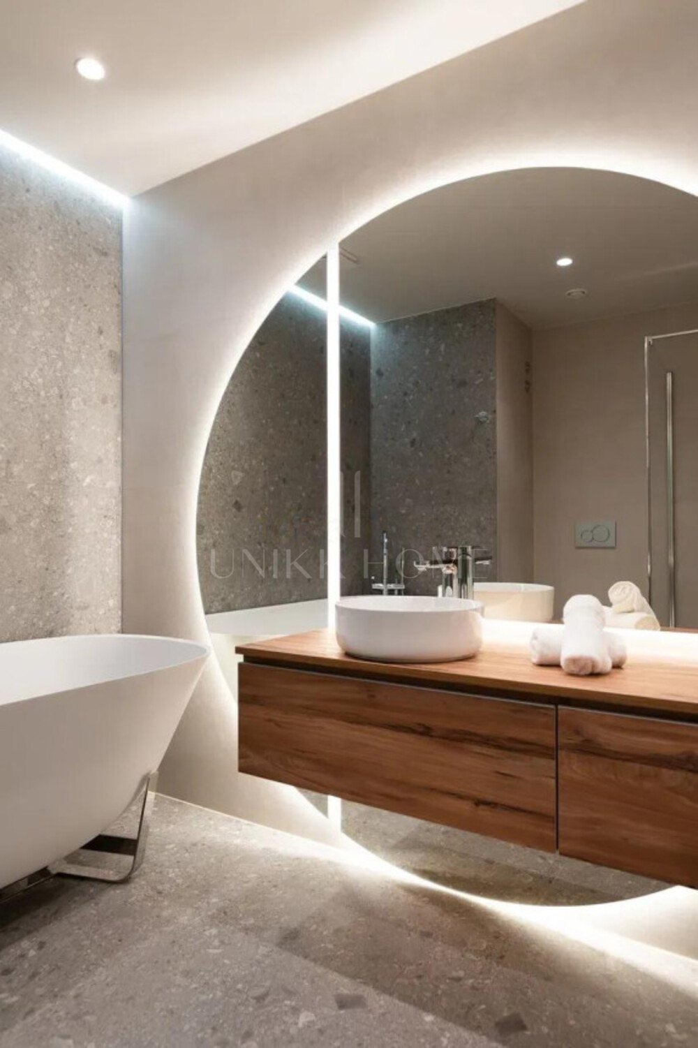 Sophisticated Ground-Floor Residence in Magna Marbella