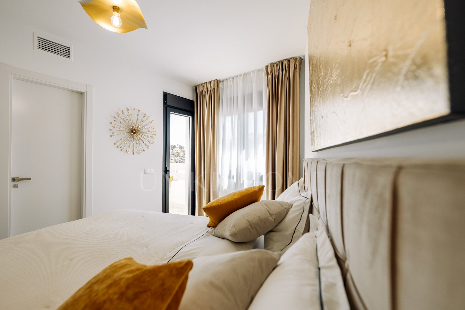 DE OCTUBRE!!!! Exclusiva adosada de lujo en Agra Residencial, Estepona Este