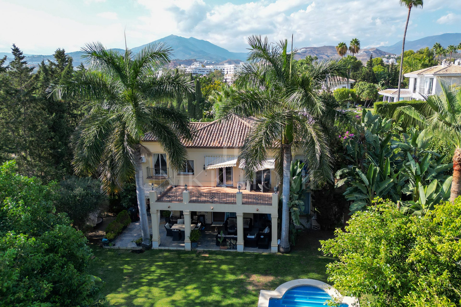Villa en venta en Las Brisas, Nueva Andalucia