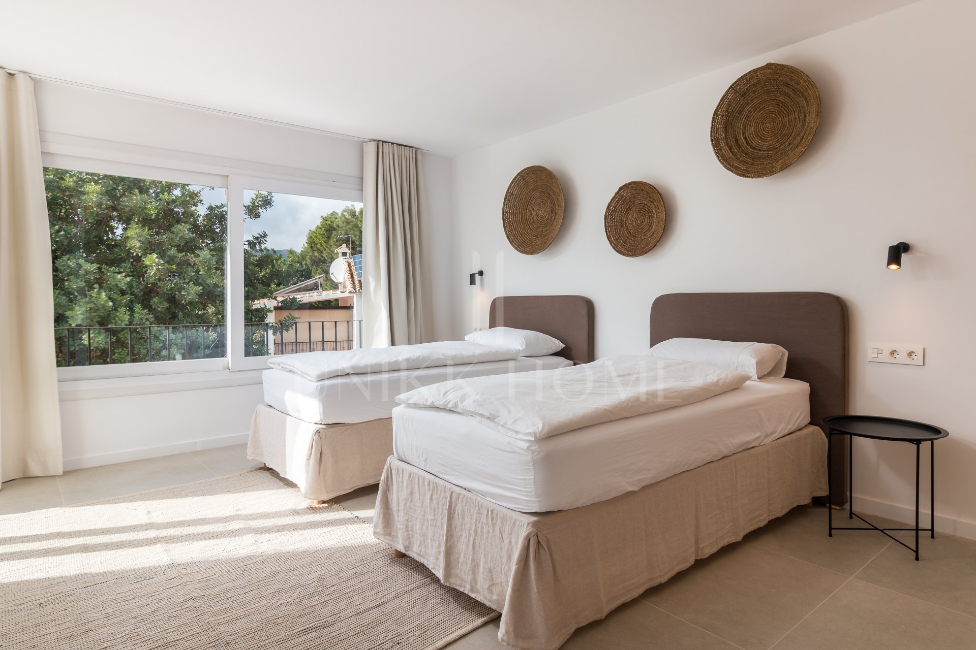 Exquisita Villa Pareada con Vistas Panorámicas al Lago y al Mar en Cerros del Lago, Istán