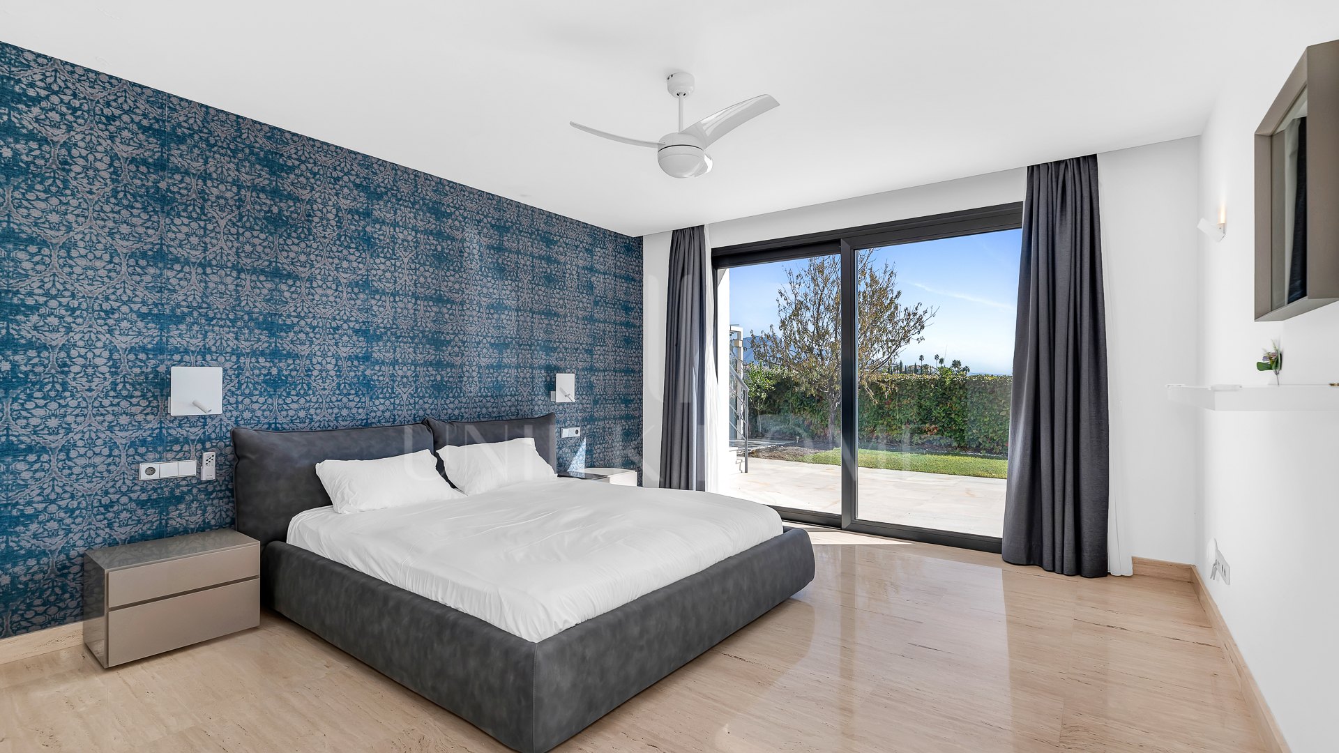 Modern Villa with Spectacular Sea Views Right on the Golf Course