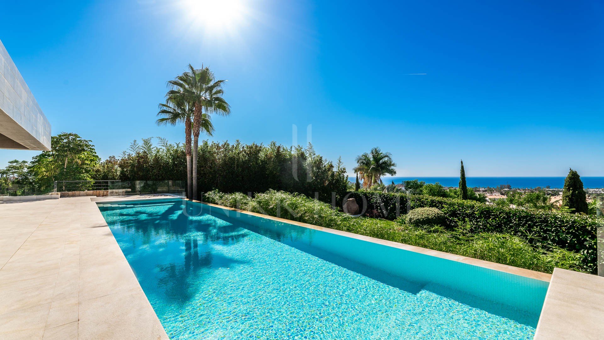 Modern Villa with Spectacular Sea Views Right on the Golf Course