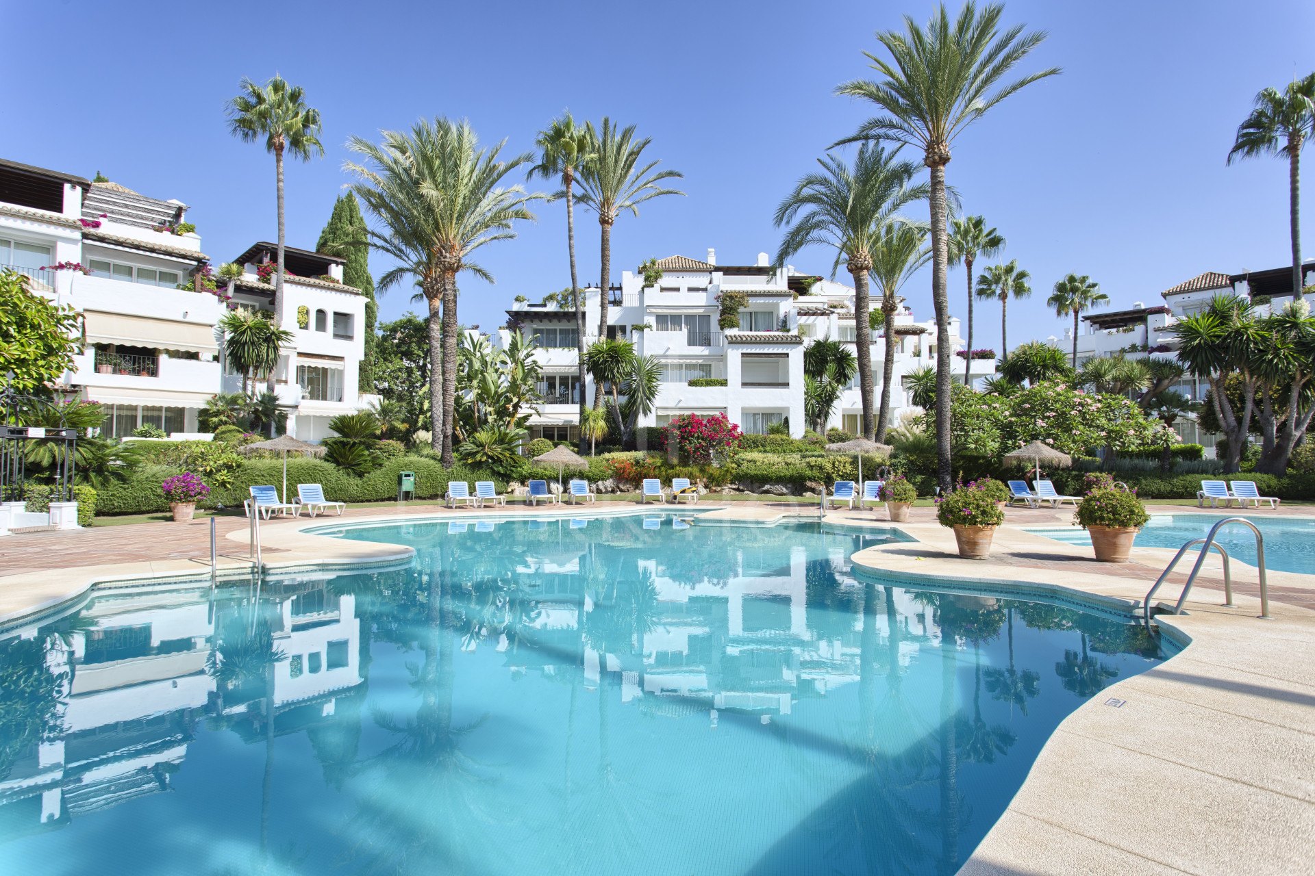 Presenting a Luxurious Beachside 2-Bedroom Duplex Penthouse for sale in Alcazaba Beach, Estepona