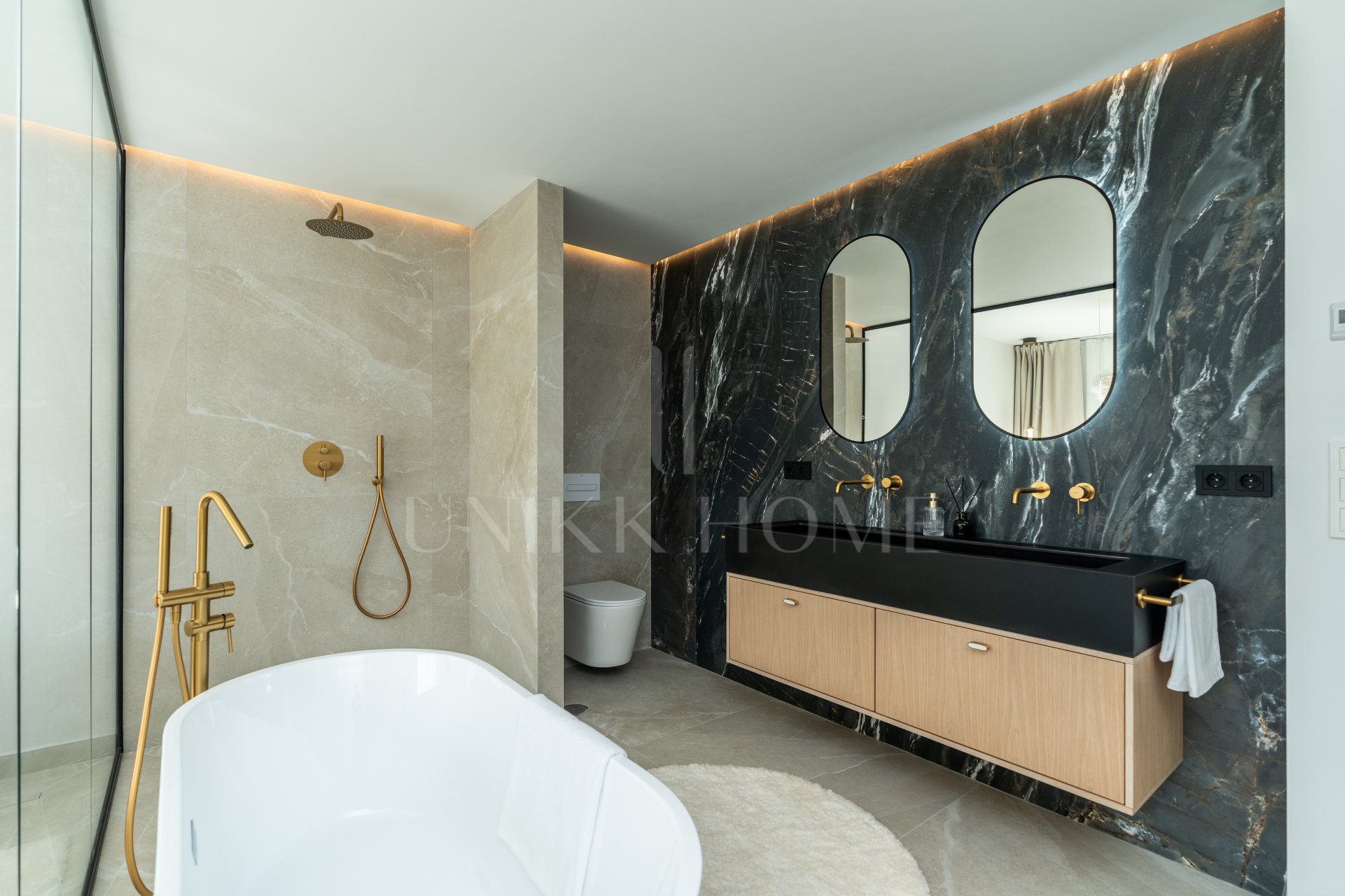 Casa Preciosa, 4 dormitorios, renovada, en el Valle del Golf de Nueva Andalucia