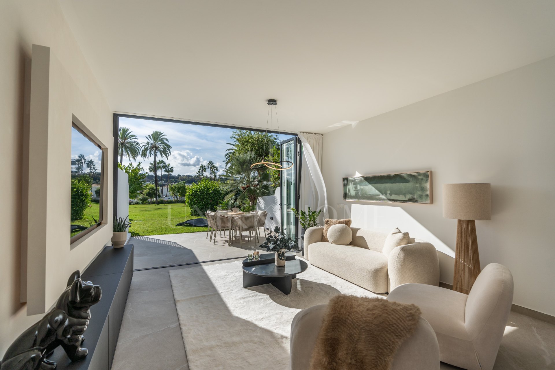 Casa Preciosa, 4 dormitorios, renovada, en el Valle del Golf de Nueva Andalucia