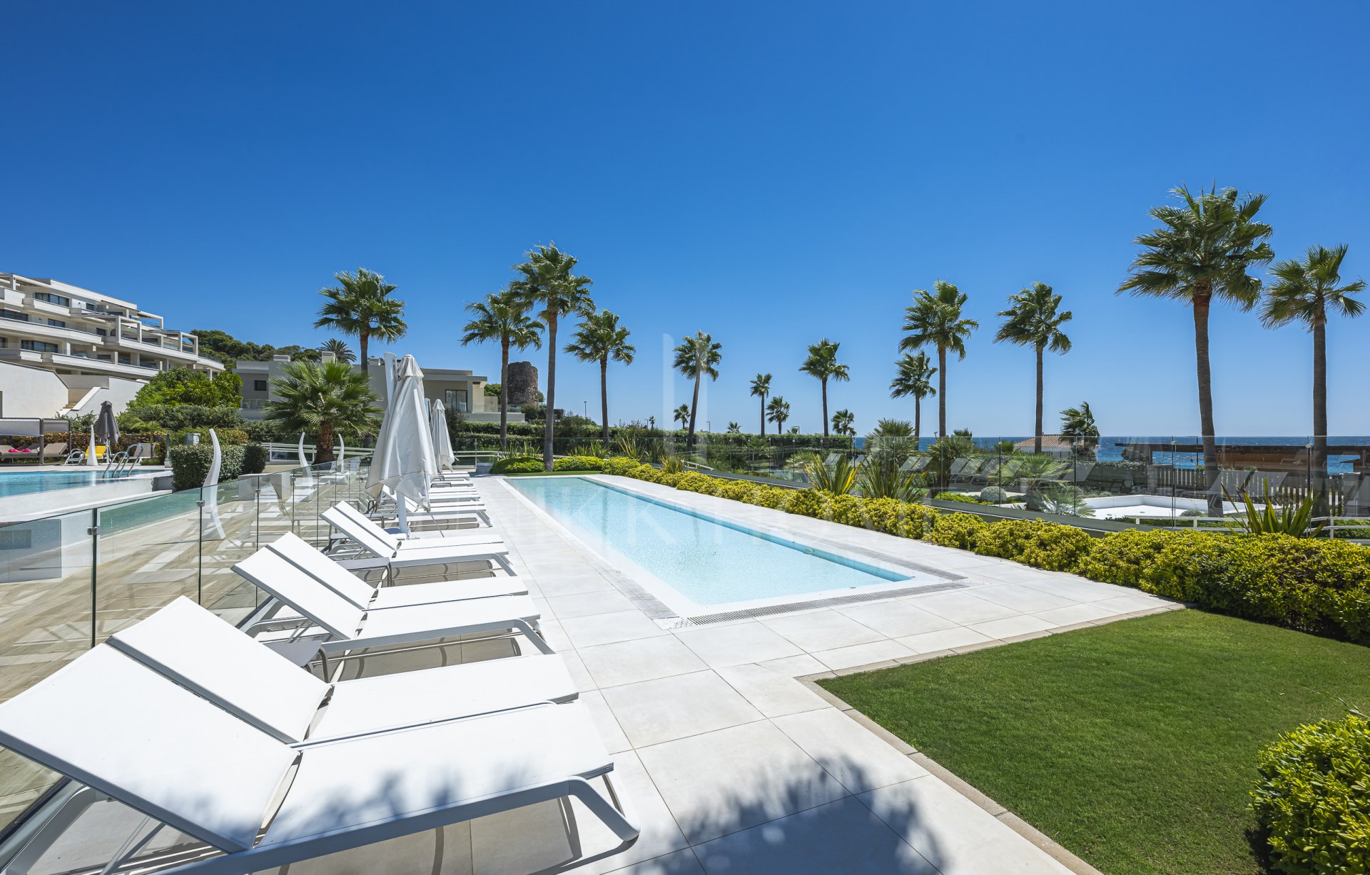 Exceptional Beachfront Apartment with Stunning Sea Views – Velaya, Estepona