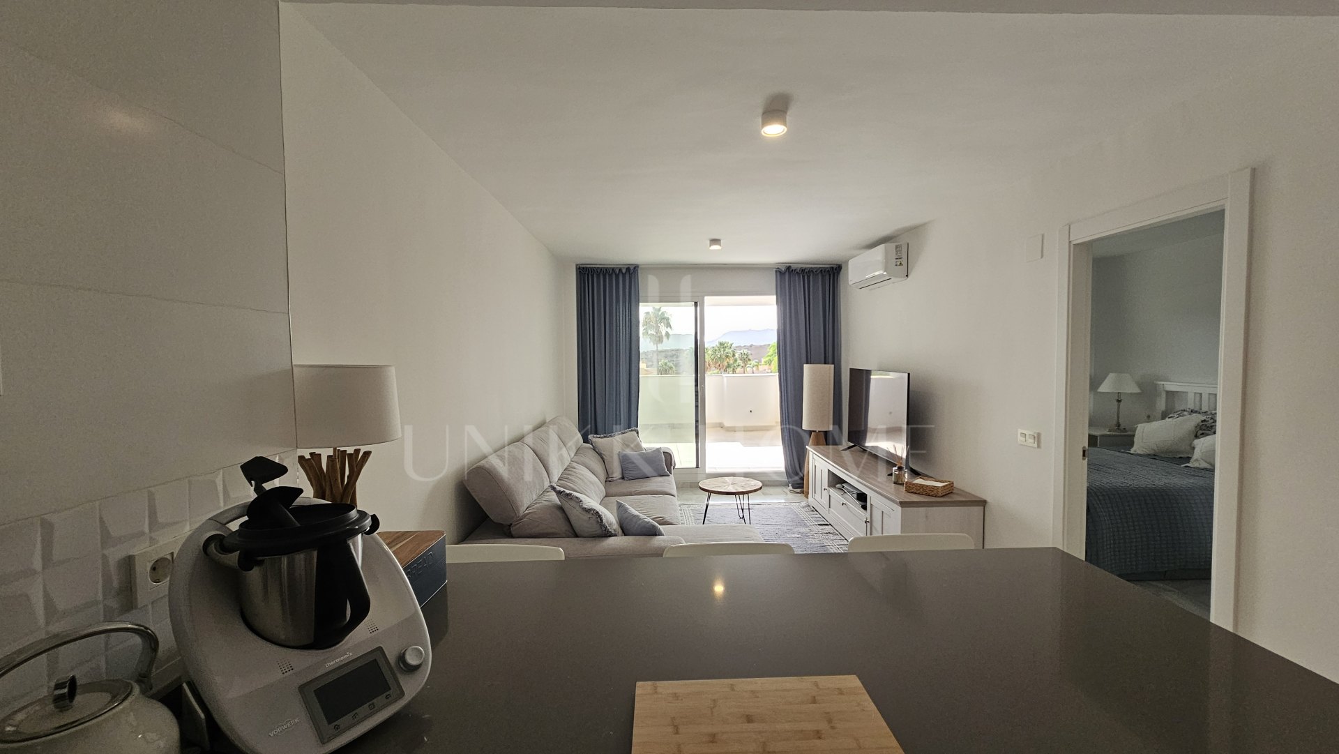 Modern 2-Bed Apartment in Doña Julia Golf Resort, Casares Costa – Beautiful Sea and mountain Views