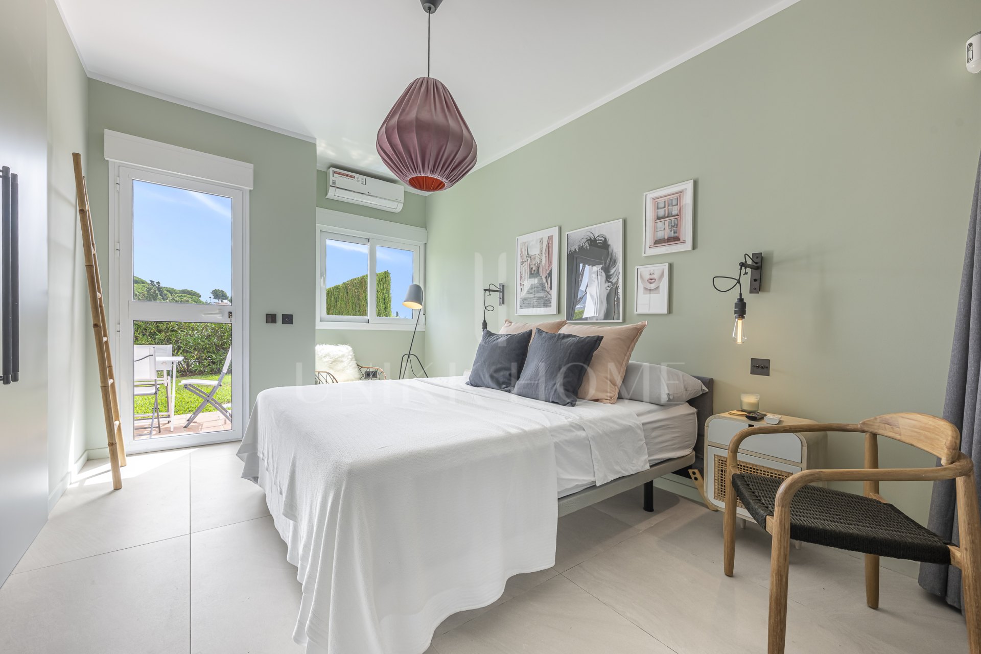 Casa adosada reformada, primera línea Aloha Golf, vistas al mar, Azahara II