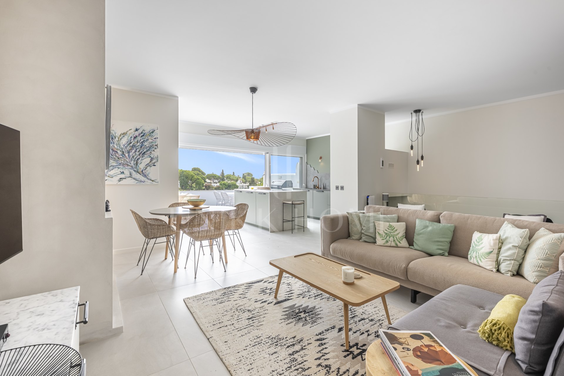 Casa adosada reformada, primera línea Aloha Golf, vistas al mar, Azahara II