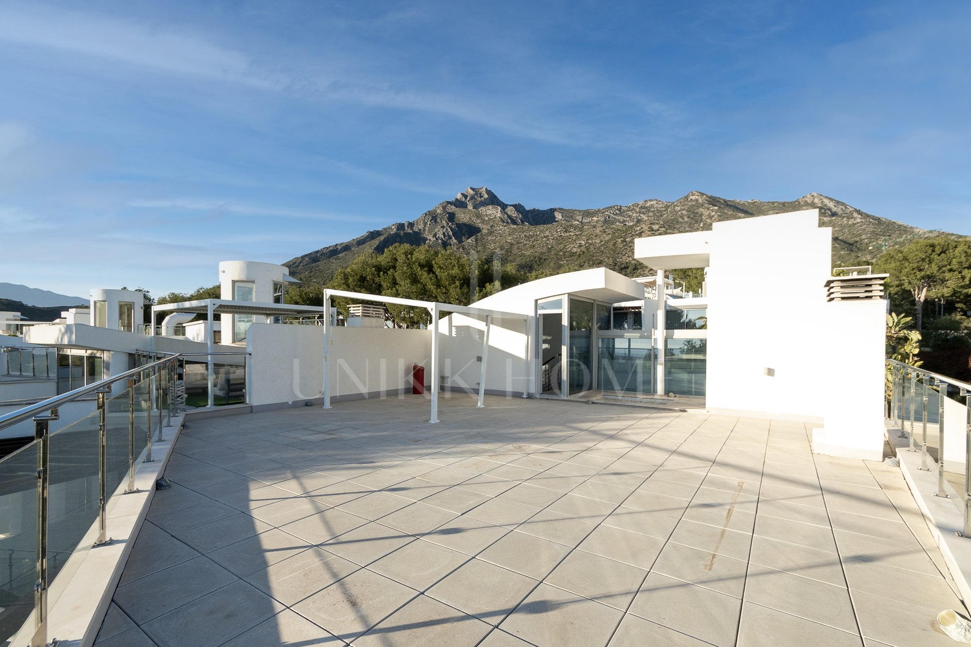 Luxury Semi-Detached House in Meisho Hills, Marbella Golden Mile